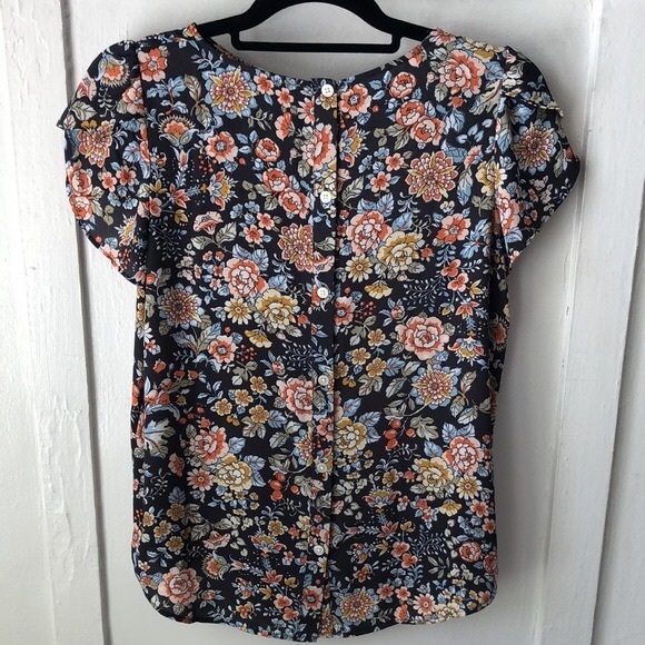 Loft Floral Button Back Top with Split Overlapping Flutter Sleeves - Picture 4 of 8